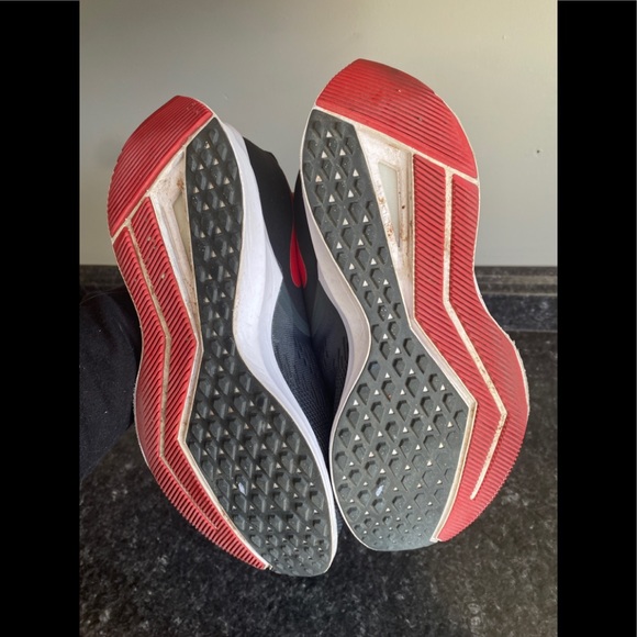 Nike Zoom Winflo 6 'University Red' - Picture 12 of 15
